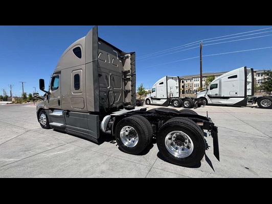 2024 Freightliner in El Paso, TX — photo 12