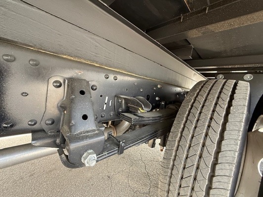 2025 Isuzu NRR in Raleigh, NC — photo 4