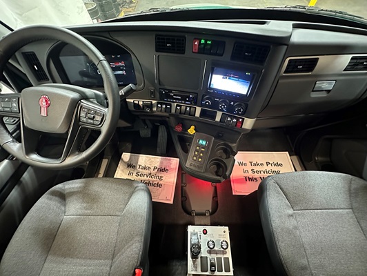 2027 Kenworth T880 in Mableton, GA — photo 2