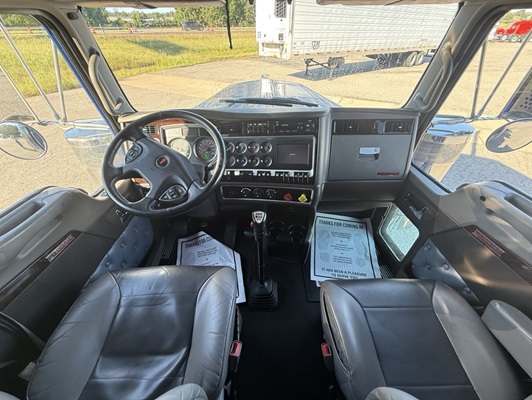 2023 Kenworth W900 in Van Buren, AR — photo 7