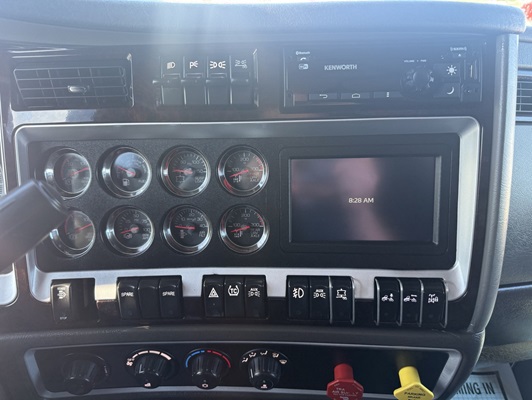 2023 Kenworth W900 in Van Buren, AR — photo 12