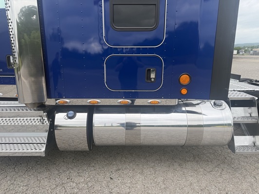 2023 Kenworth W900 in Van Buren, AR — photo 10