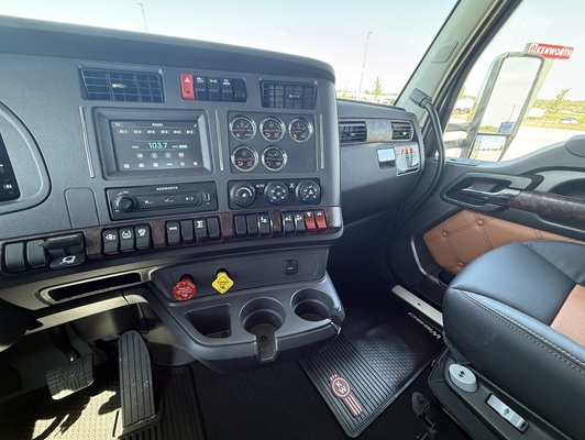 2027 Kenworth W990 in Ankeny, IA — photo 22