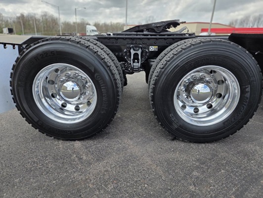 2021 Kenworth T880 in Chillicothe, OH — photo 4