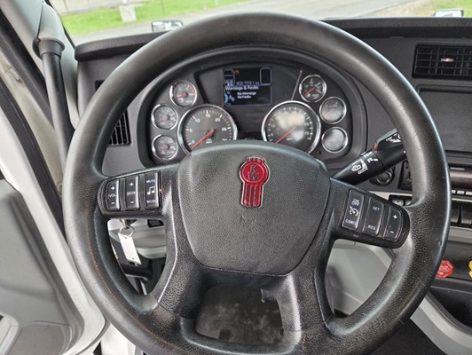 2021 Kenworth T880 in Chillicothe, OH — photo 15