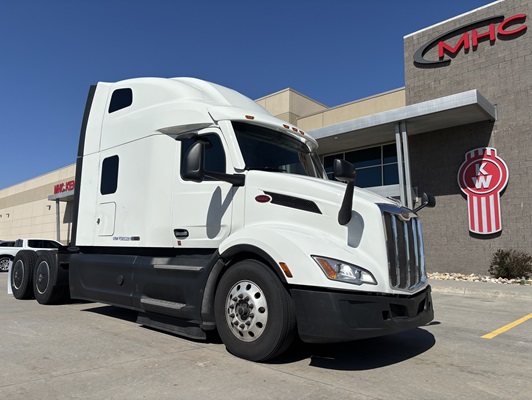 2023 Peterbilt 579