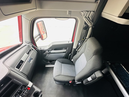 2023 Kenworth T680 in Olathe, KS — photo 37