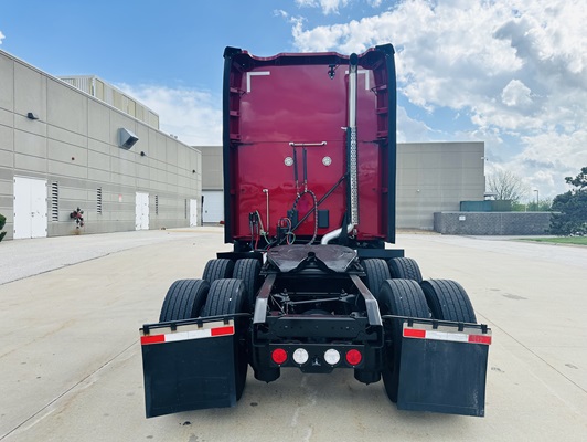 2023 Kenworth T680 in Olathe, KS — photo 5