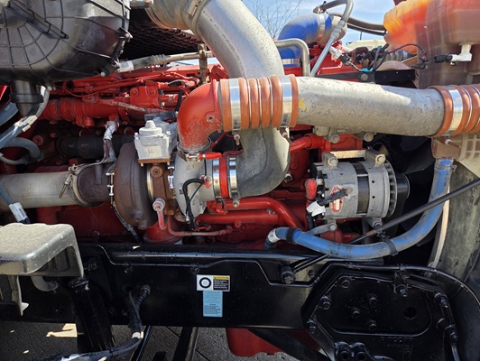 2022 Kenworth T680 in Cedar Rapids, IA — photo 18