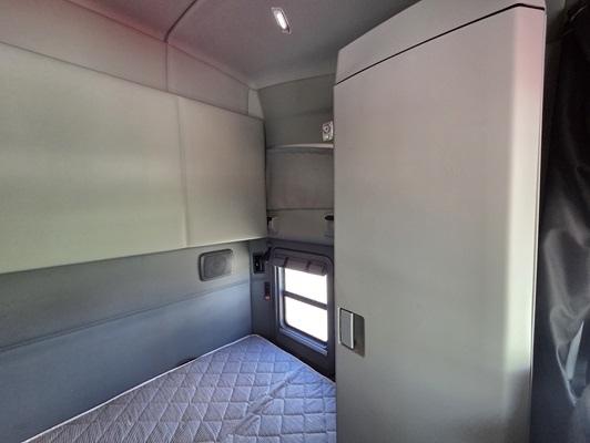 2022 Kenworth T680 in Cedar Rapids, IA — photo 26