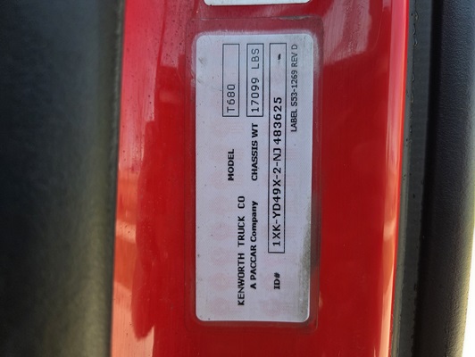 2022 Kenworth T680 in Cedar Rapids, IA — photo 12