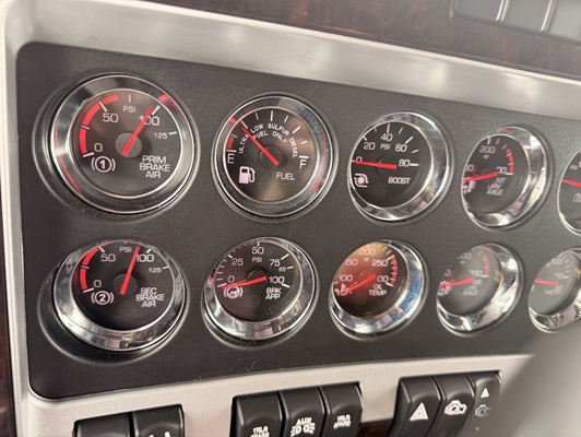 2027 Kenworth W900 in Kansas City, MO — photo 27