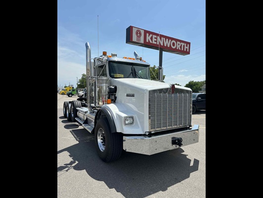 2027 Kenworth T800