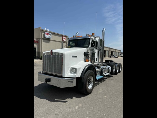 2027 Kenworth T800 in Greeley, CO — photo 2