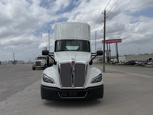 2027 Kenworth T680 in Tulsa, OK — photo 7