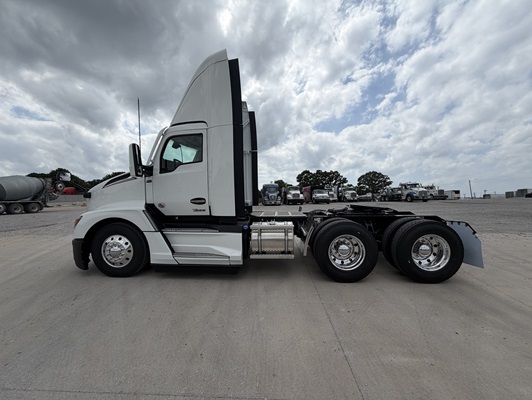 2027 Kenworth T680 in Tulsa, OK — photo 8