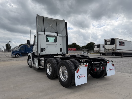 2027 Kenworth T680 in Tulsa, OK — photo 9