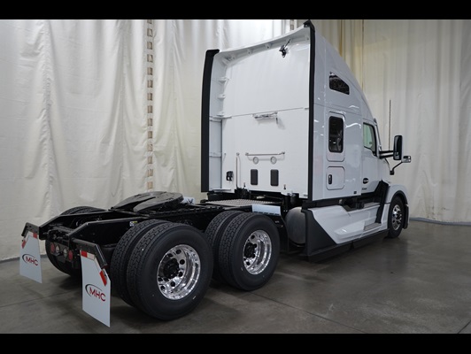 2027 Kenworth T680 in Dallas, TX — photo 4