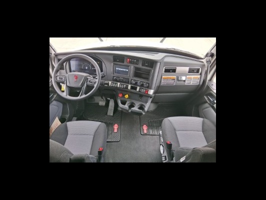 2027 Kenworth T680 in El Paso, TX — photo 3