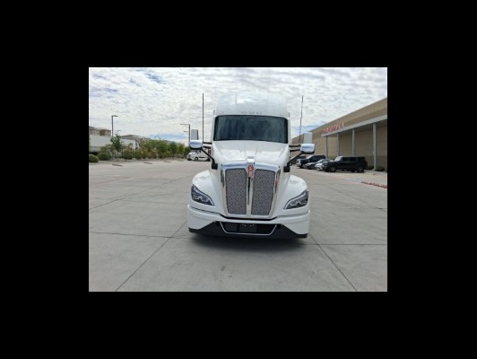 2027 Kenworth T680 in El Paso, TX — photo 7