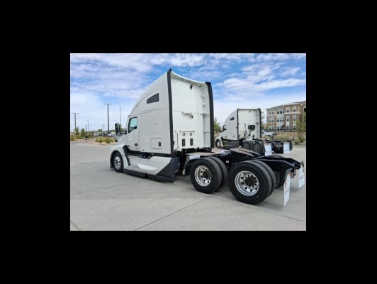 2027 Kenworth T680 in El Paso, TX — photo 10