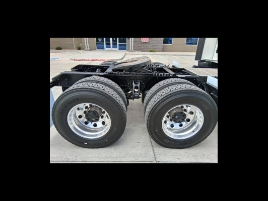 2027 Kenworth T680 in El Paso, TX — photo 12