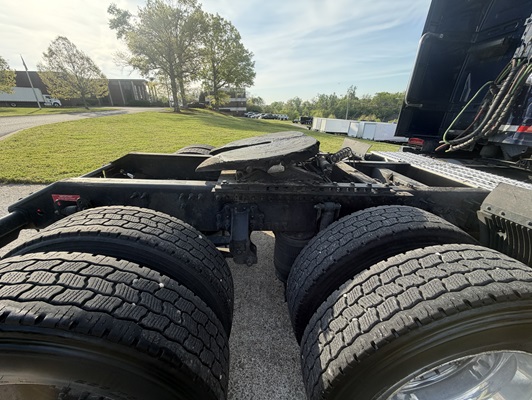 2023 Volvo VNL 760 in Nashville, TN — photo 12
