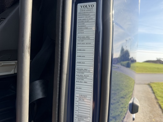 2023 Volvo VNL 760 in Nashville, TN — photo 16