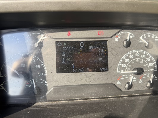 2023 Volvo VNL 760 in Nashville, TN — photo 17