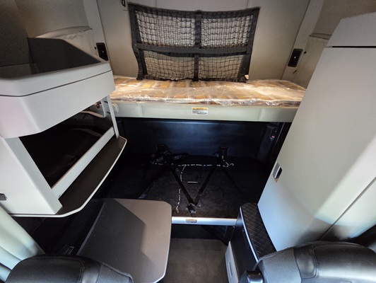 2022 Kenworth T680 in Cedar Rapids, IA — photo 18