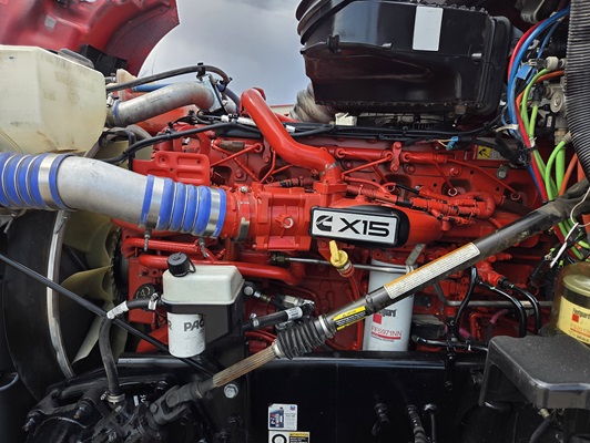 2022 Kenworth T680 in Cedar Rapids, IA — photo 6