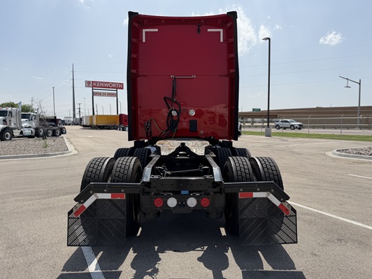 2022 Kenworth T680 in Fort Worth, TX — photo 7