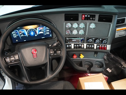 2027 Kenworth T880 in Battleboro, NC — photo 3
