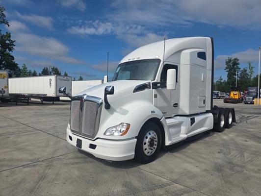 2022 Kenworth T680 in Fort Mill, SC — photo 2