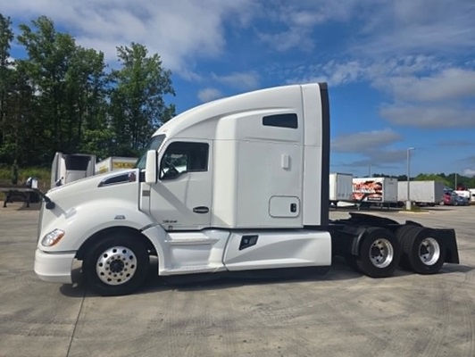 2022 Kenworth T680 in Fort Mill, SC — photo 7