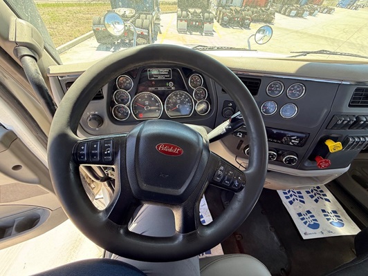 2020 Peterbilt 567 in Ankeny, IA — photo 11
