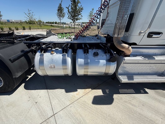 2020 Peterbilt 567 in Ankeny, IA — photo 16