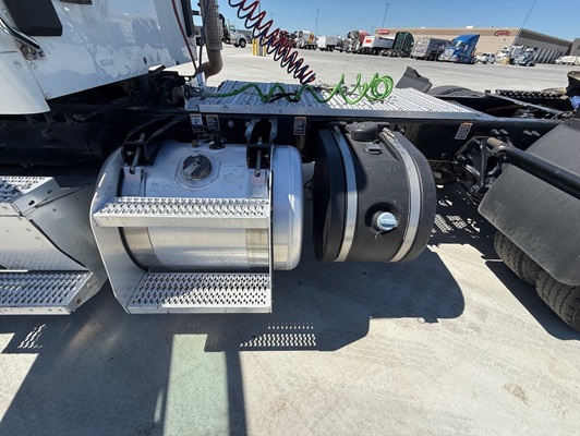 2020 Peterbilt 567 in Ankeny, IA — photo 19