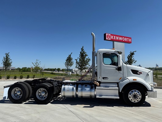 2020 Peterbilt 567 in Ankeny, IA — photo 2