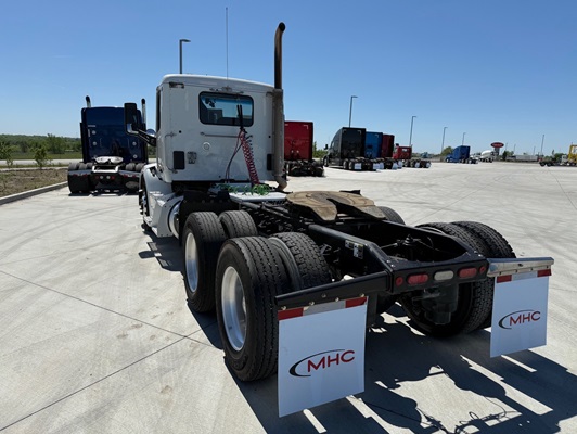 2020 Peterbilt 567 in Ankeny, IA — photo 5