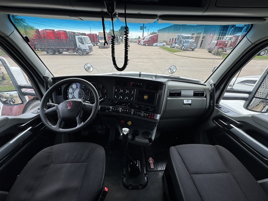 2021 Kenworth T880 in Dallas, TX — photo 3