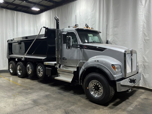 2027 Kenworth T880