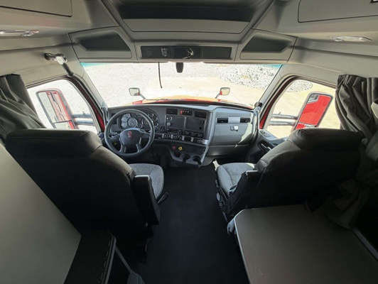 2022 Kenworth T680 in Tulsa, OK — photo 3