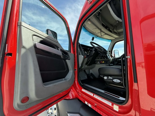 2022 Kenworth T680 in Tulsa, OK — photo 14