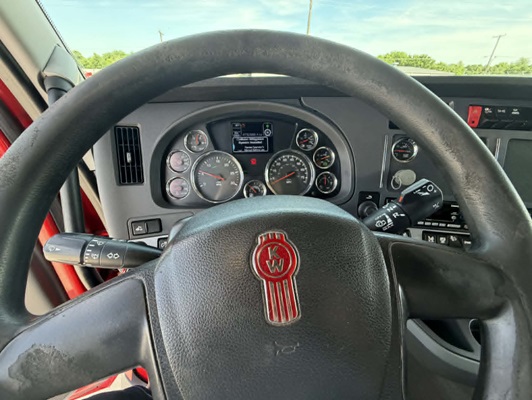 2022 Kenworth T680 in Tulsa, OK — photo 16