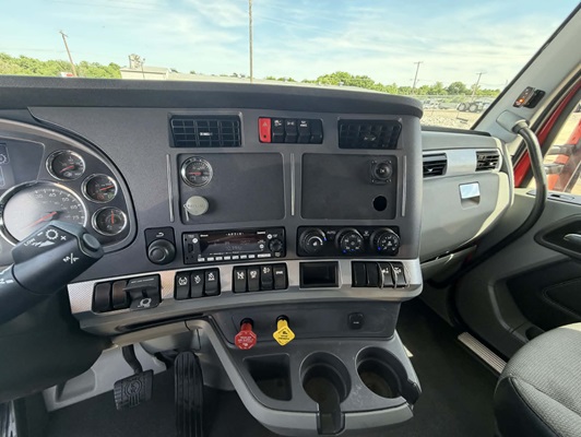 2022 Kenworth T680 in Tulsa, OK — photo 17