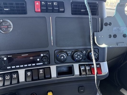 2023 Kenworth T680 in Denver, CO — photo 13