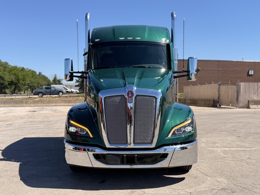 2027 Kenworth T680 in Kansas City, MO — photo 7