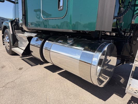 2027 Kenworth T680 in Kansas City, MO — photo 13