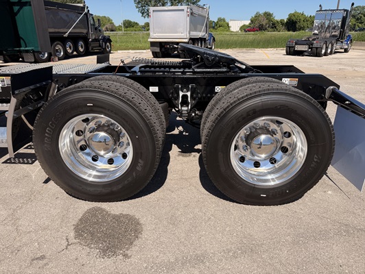 2027 Kenworth T680 in Kansas City, MO — photo 17